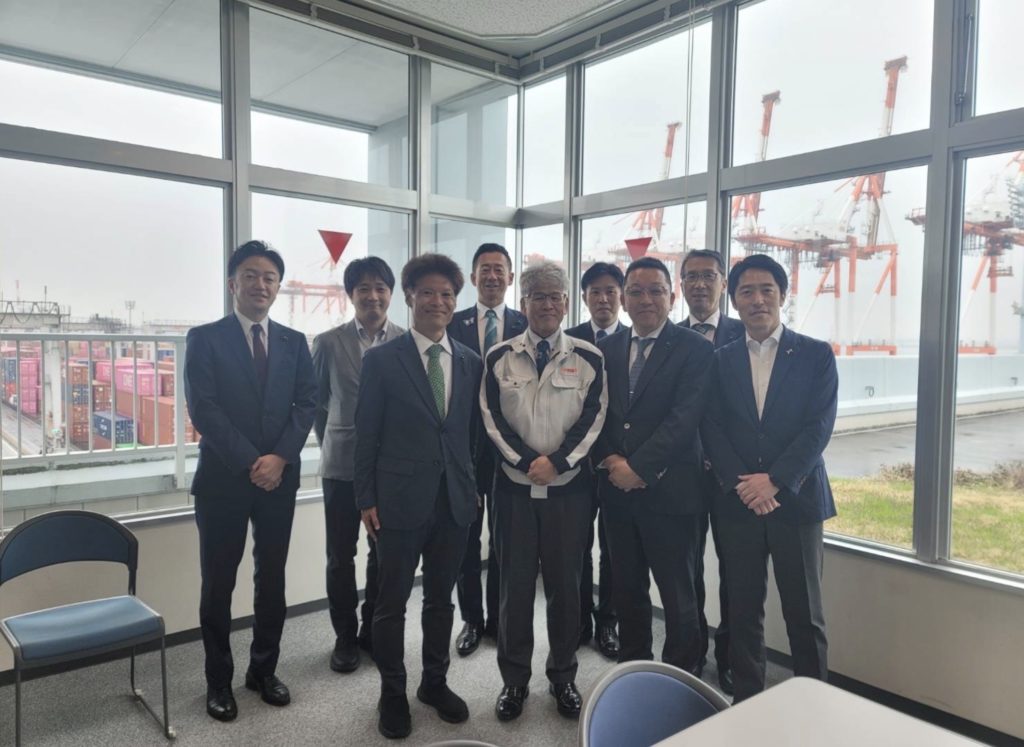 最先端のコンテナターミナル！